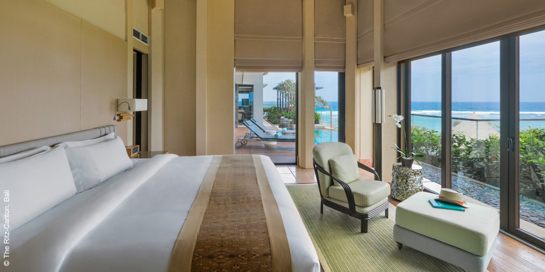 The Ritz Carlton | Bali | Bedroom | luxuszeit.com